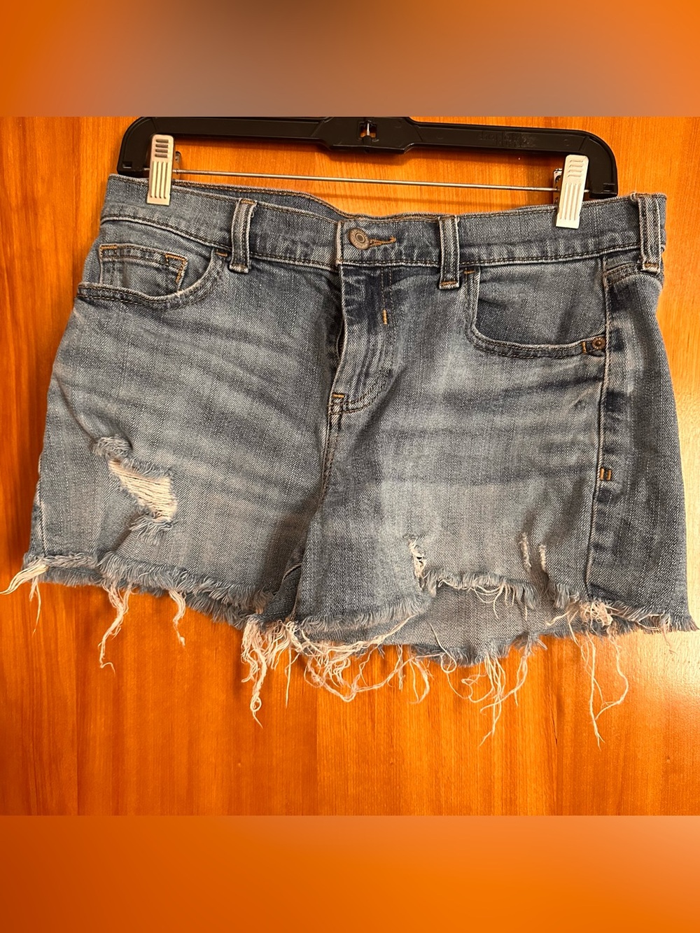 Old Navy Boyfriend Distressed Denim Cutoff Shorts Size 6